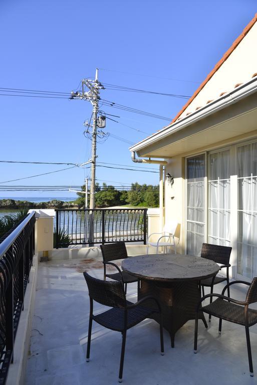 Maeda Biru House Villa Onna Exterior photo