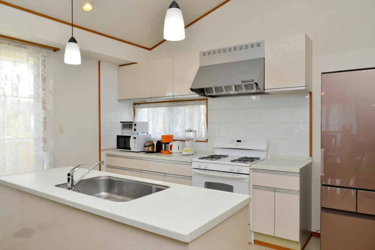 Maeda Biru House Villa Onna Exterior photo