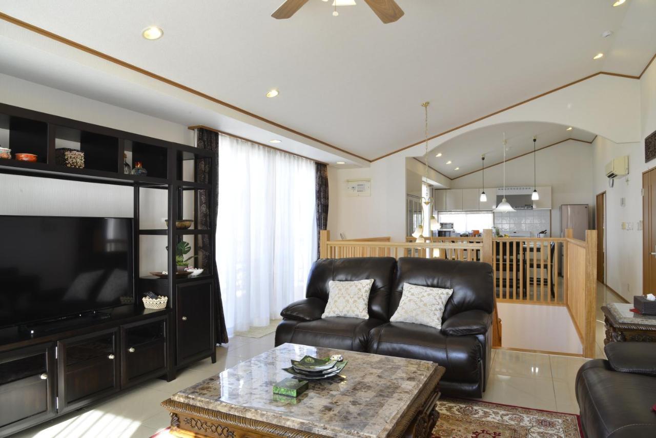 Maeda Biru House Villa Onna Exterior photo