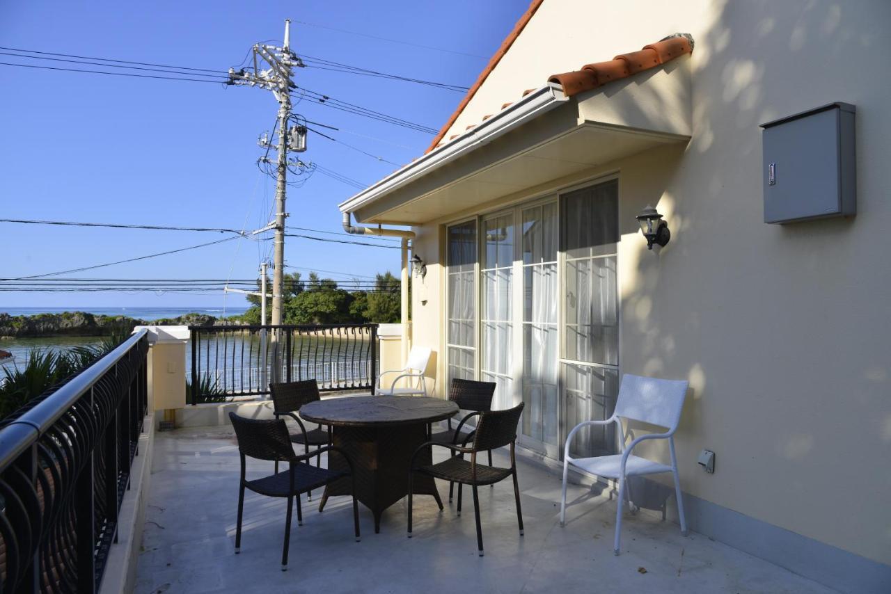 Maeda Biru House Villa Onna Exterior photo
